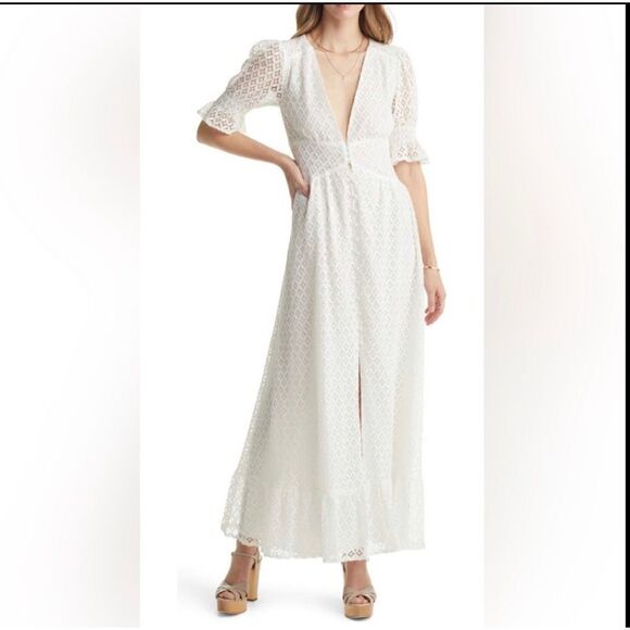 Vici With buttons all down the front and a gorgeous lace overlay - Picture 3 of 9